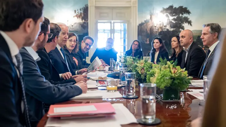 Biden and Blinken meet families of hostages