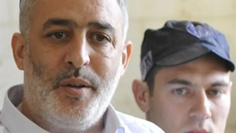 עבודות שירות. סמי לוי