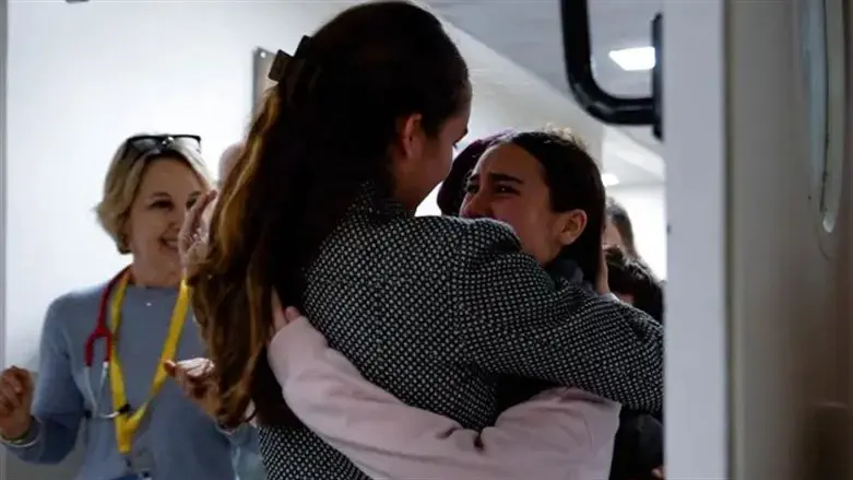 Sahar Kalderon returning from captivity