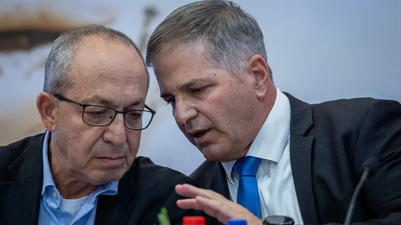 מאיר שמעוני עם השר יואב קיש