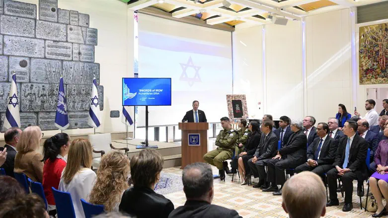 הרצוג עם השגרירים