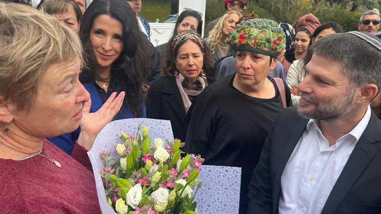 סמוטריץ' עם איריס חיים