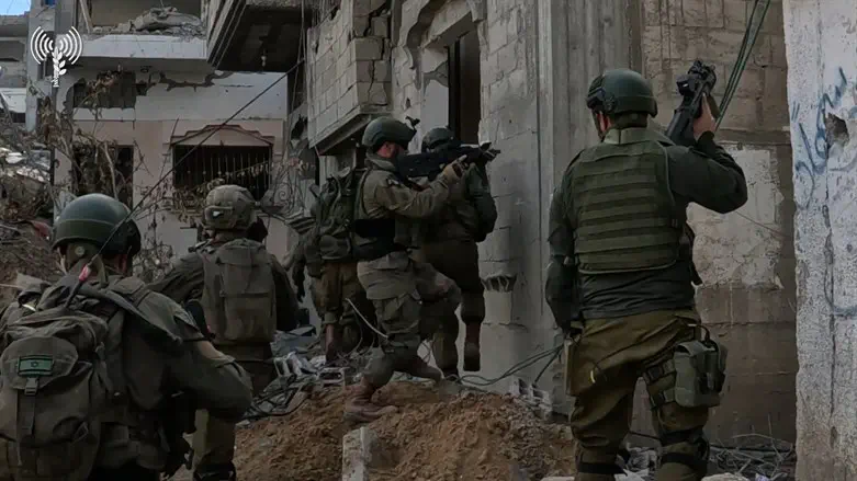 Бойцы 5-й бригады проводят операцию в Бейт-Хануне
