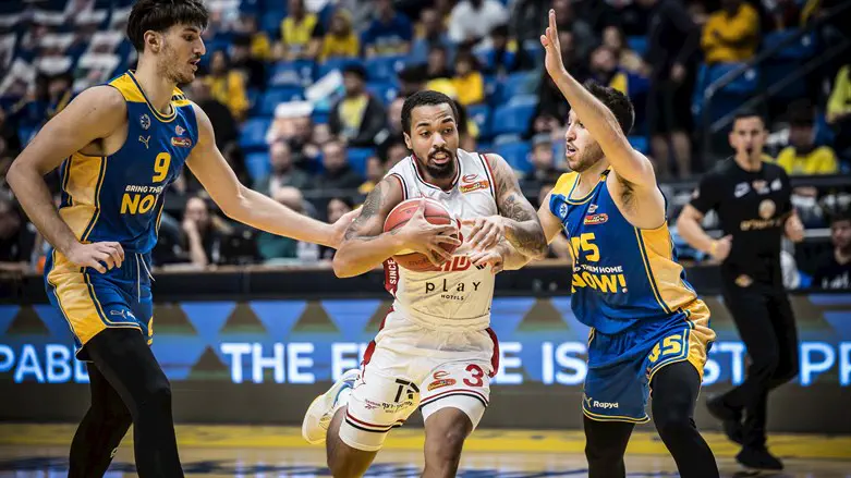 דיוויס מהפועל חיפה בין בלאט וסורקין