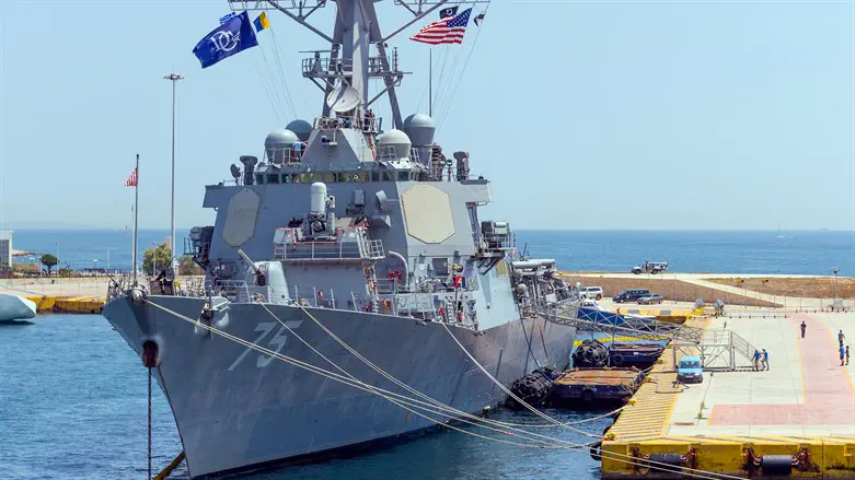 Боевой корабль американских ВМС. Иллюстрация