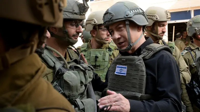 Netanyahu meets soldiers in Gaza