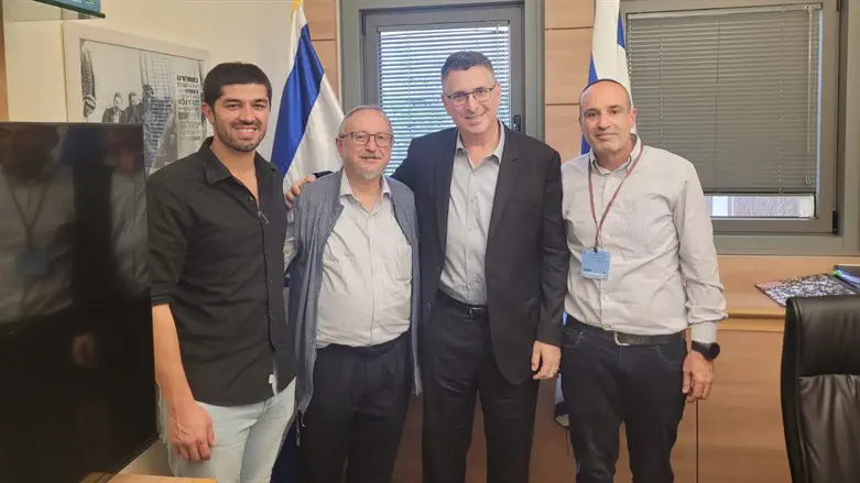 "כל העם מאוחד בדרישה לניצחון"