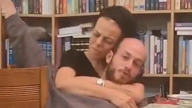 סרן (מיל') שאול גרינגליק ז"ל ואימו