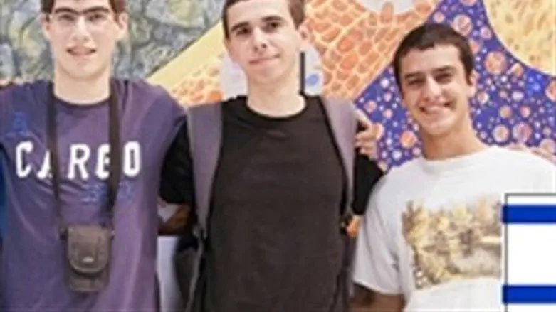 חוזרים בגאווה. הנבחרת