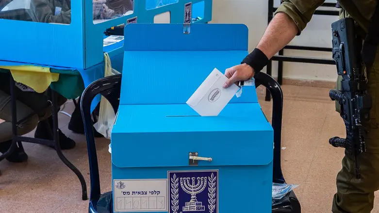 קלפי צבאית
