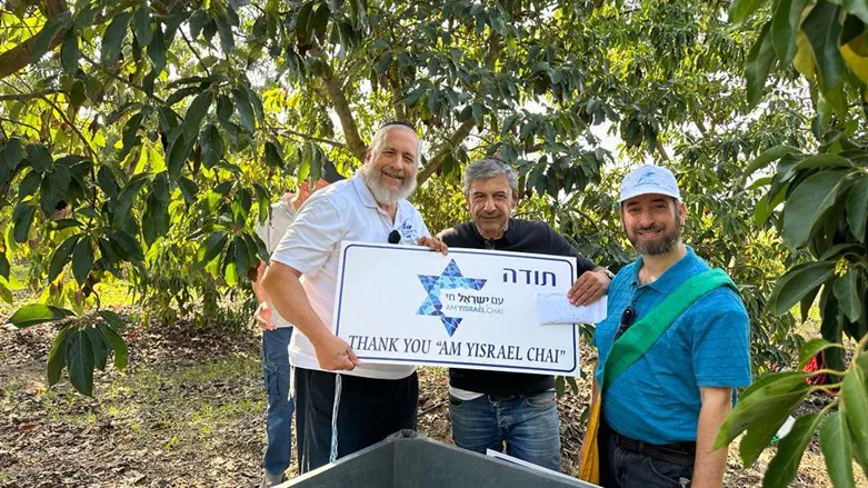 מסייעים לחלקאים בדרום