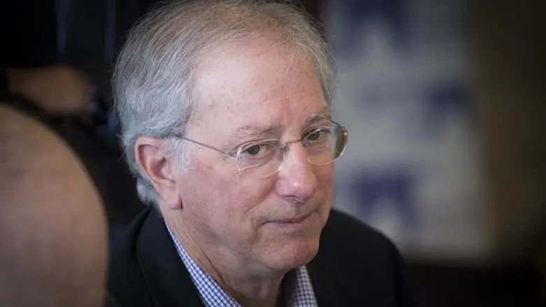 Дэннис Росс