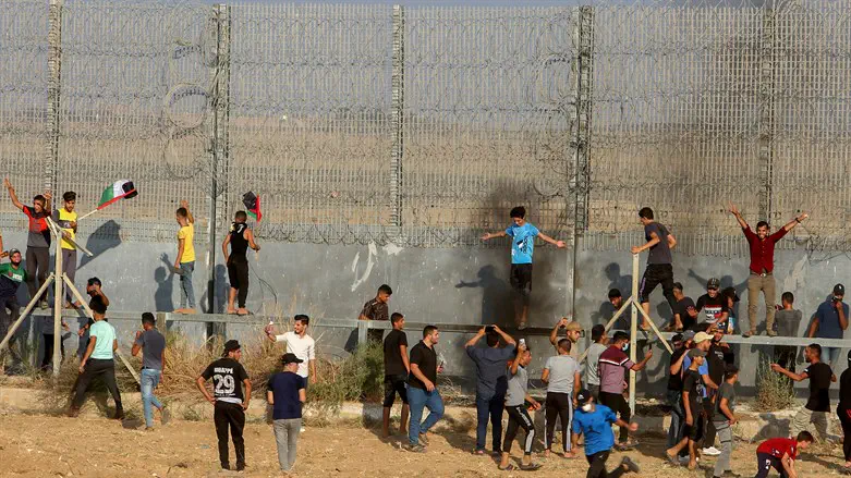 הפגנות אלימות בגבול עזה