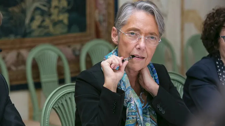 ראש ממשלת צרפת המתפטרת אליזבת בורן