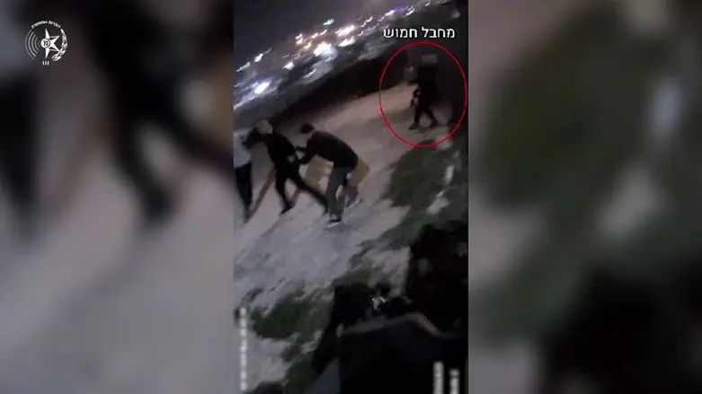 Border Police officers kill terrorists