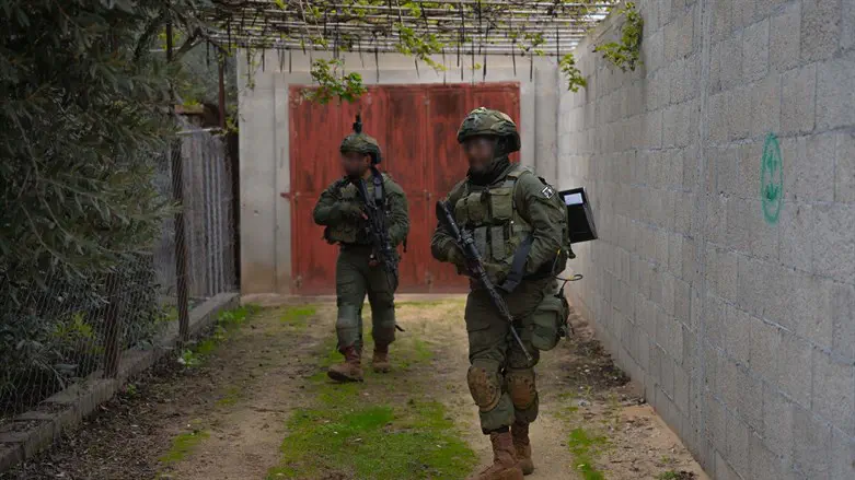 IDF forces operate in Gaza