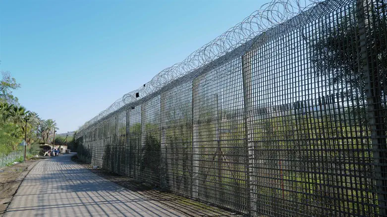 Israel-Jordan border fence, near Hamat Gader