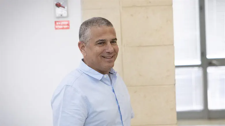 ינון מגל