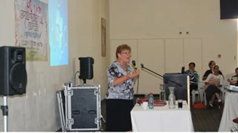 מרים פרץ בכנס