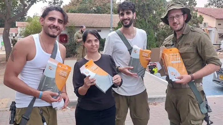 שירה והחיילים