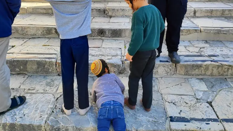 Так выглядит «поклон»?