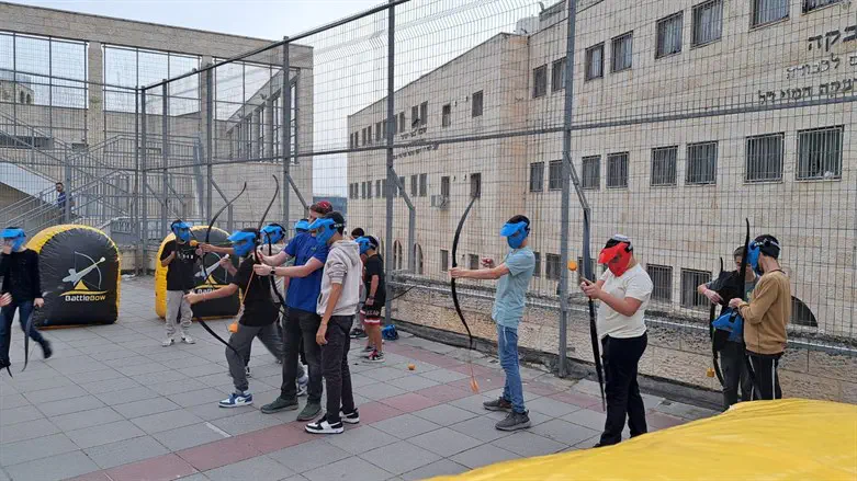 מתארחים בישיבה