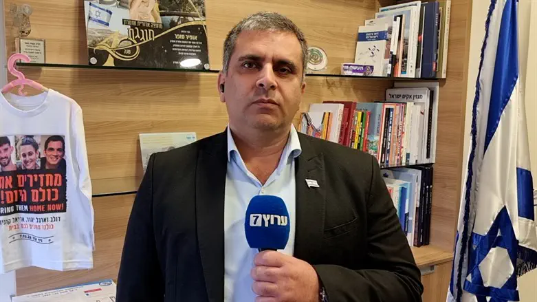 Minister Ofir Sofer