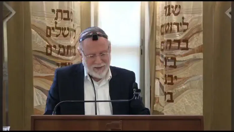 הרב וידר בהיכל הבית מדרש
