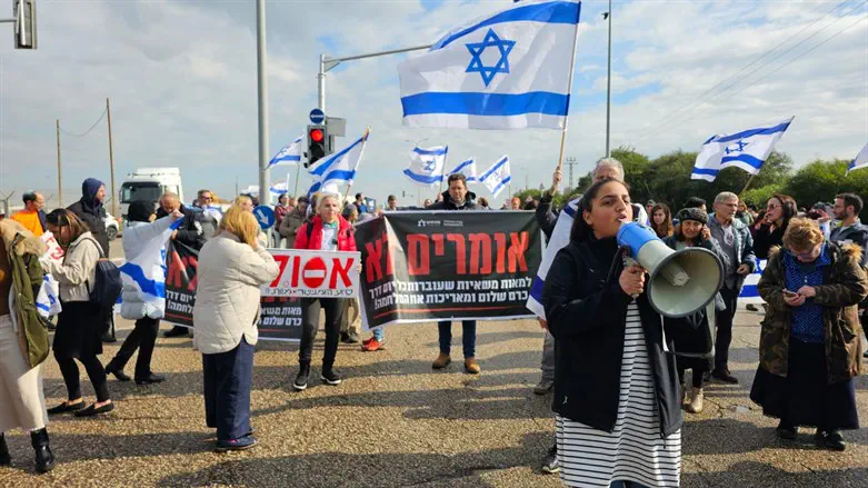Blocking the Ashdod port