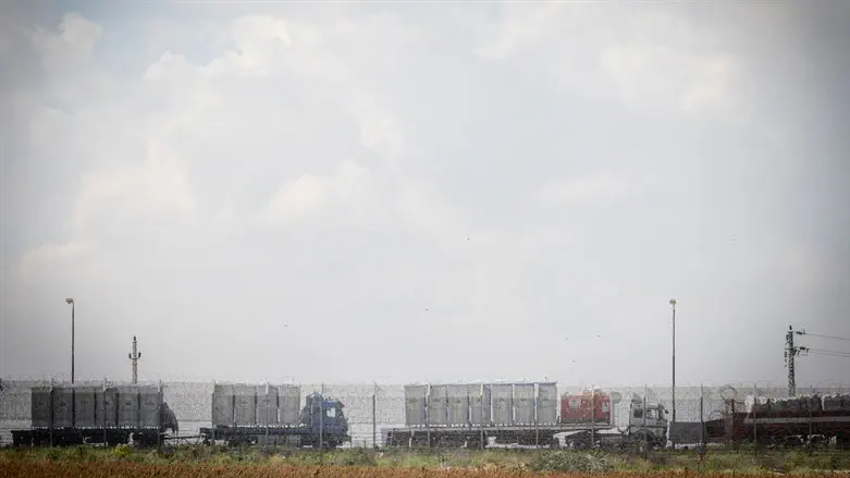 משאיות הסיוע לרצועה