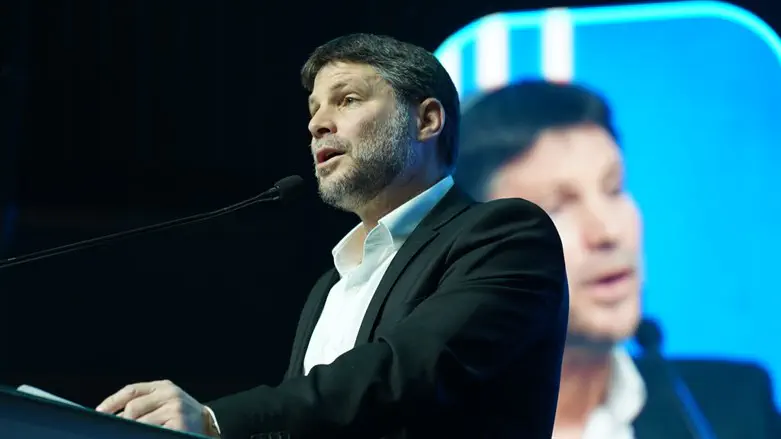 השר סמוטריץ' נואם בכנס החזרה להתיישבות בעזה