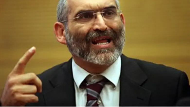 מיכאל בן ארי. היועץ לא השיב