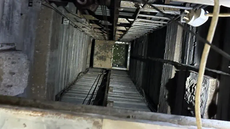 A tunnel with an elevator