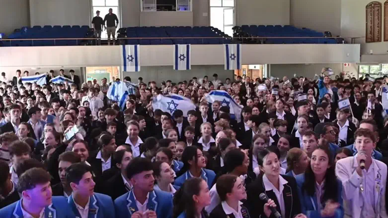 Singing Am Yisrael Chai in S. Africa