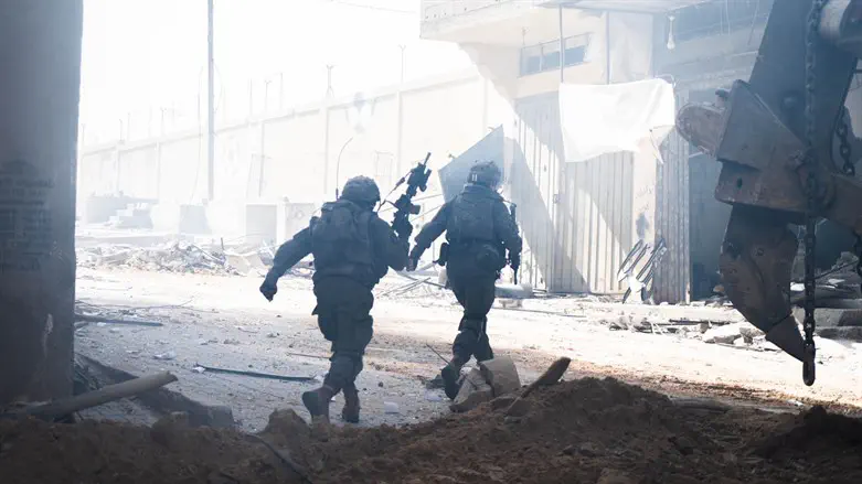 IDF forces operate in Gaza