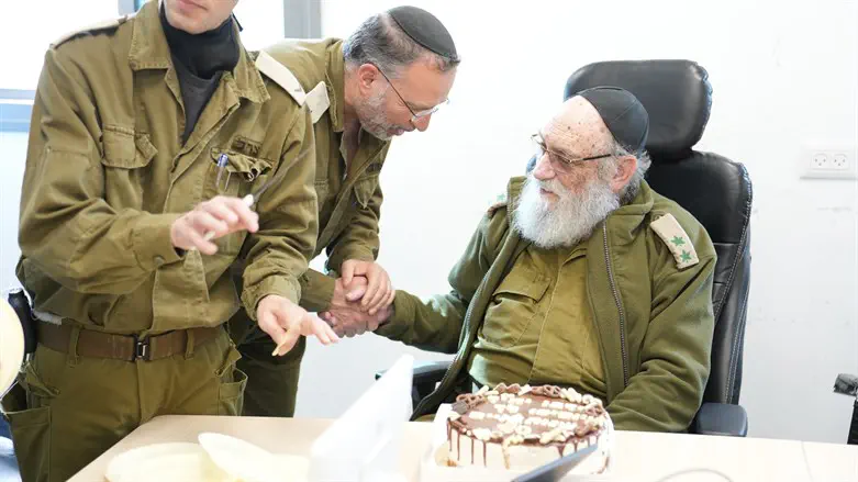 הרב יעקב רוז'ה עם הרב אלגזי
