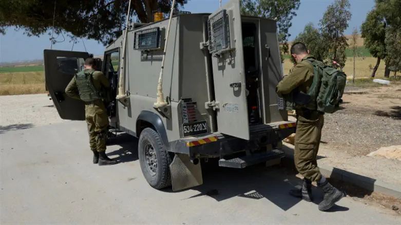 Military vehicle (archive)