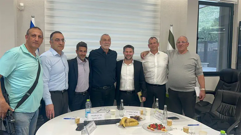 השר סמוטריץ' במהלך הפגישה