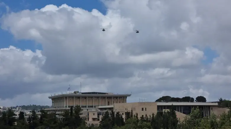 Helicopters above the Knesset
