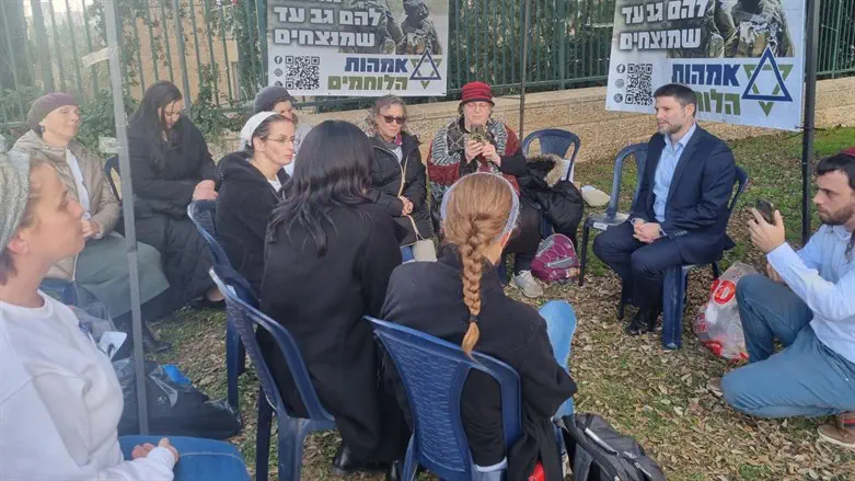 השר סמוטריץ' במאהל