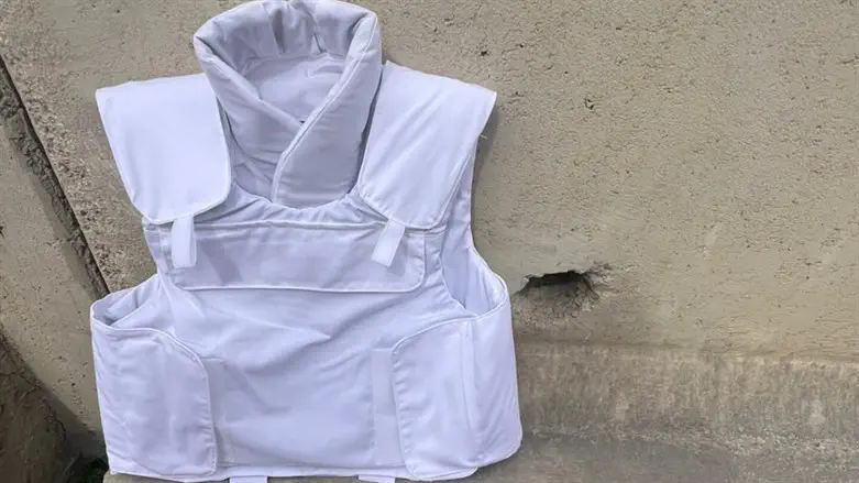 אחד האפודים שנחשפו