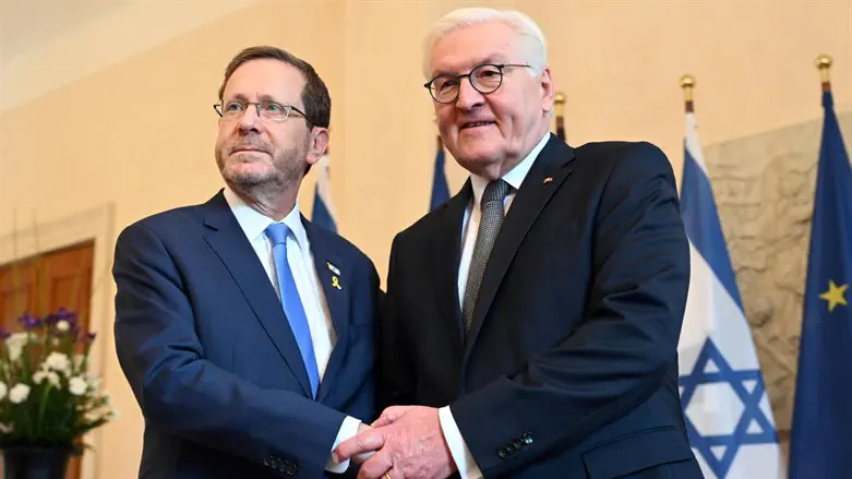 Presidents Herzog (left) and Steinmeier (right)