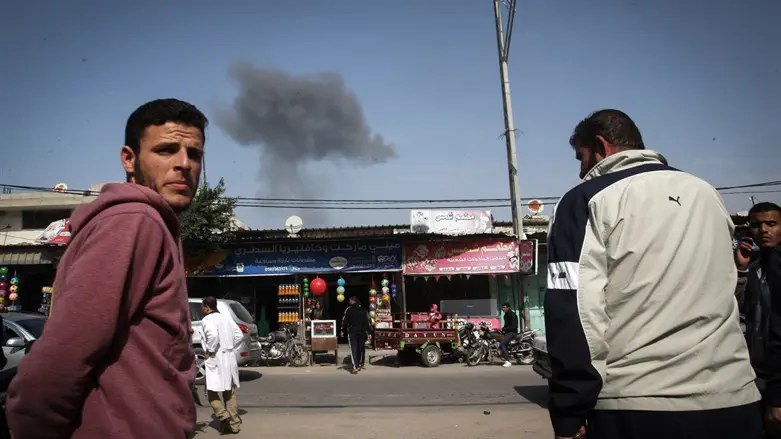 Gazans watch bombing in Rafah
