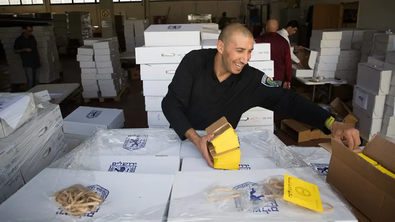 ההכנות לבחירות בשבוע הבא