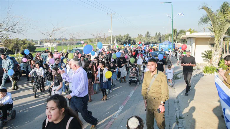 Over 90 of families have returned to Gaza border communities