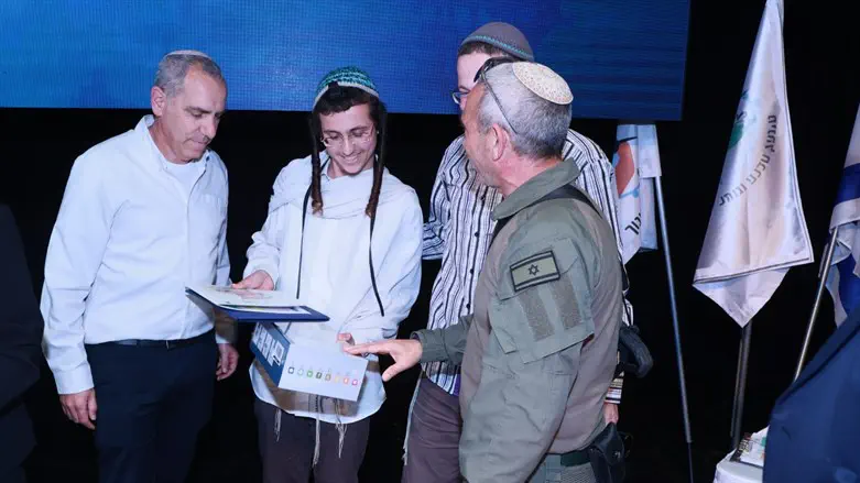 הבן של הרב דביר טל זוכה