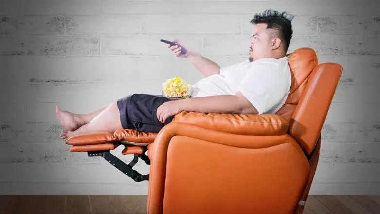 כורסת טלוויה