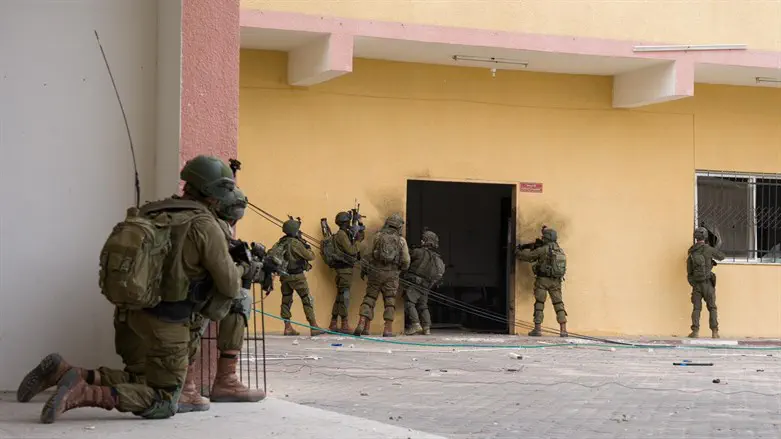 IDF forces operate in Gaza