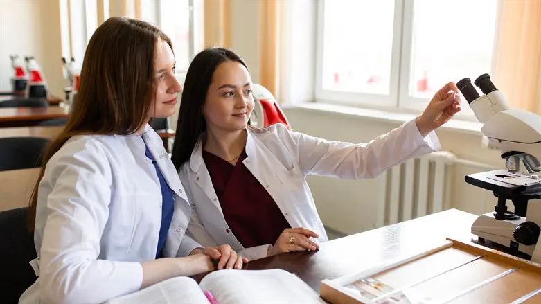 Med school students (illustrative)