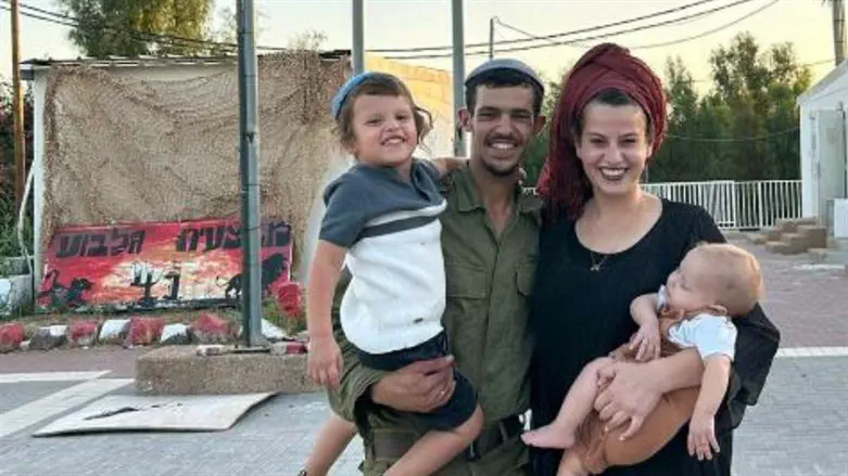 אברהם זרן עם משפחתו